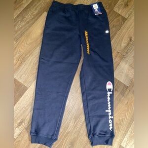 Boy size 18/20
Champion pants
New with tags